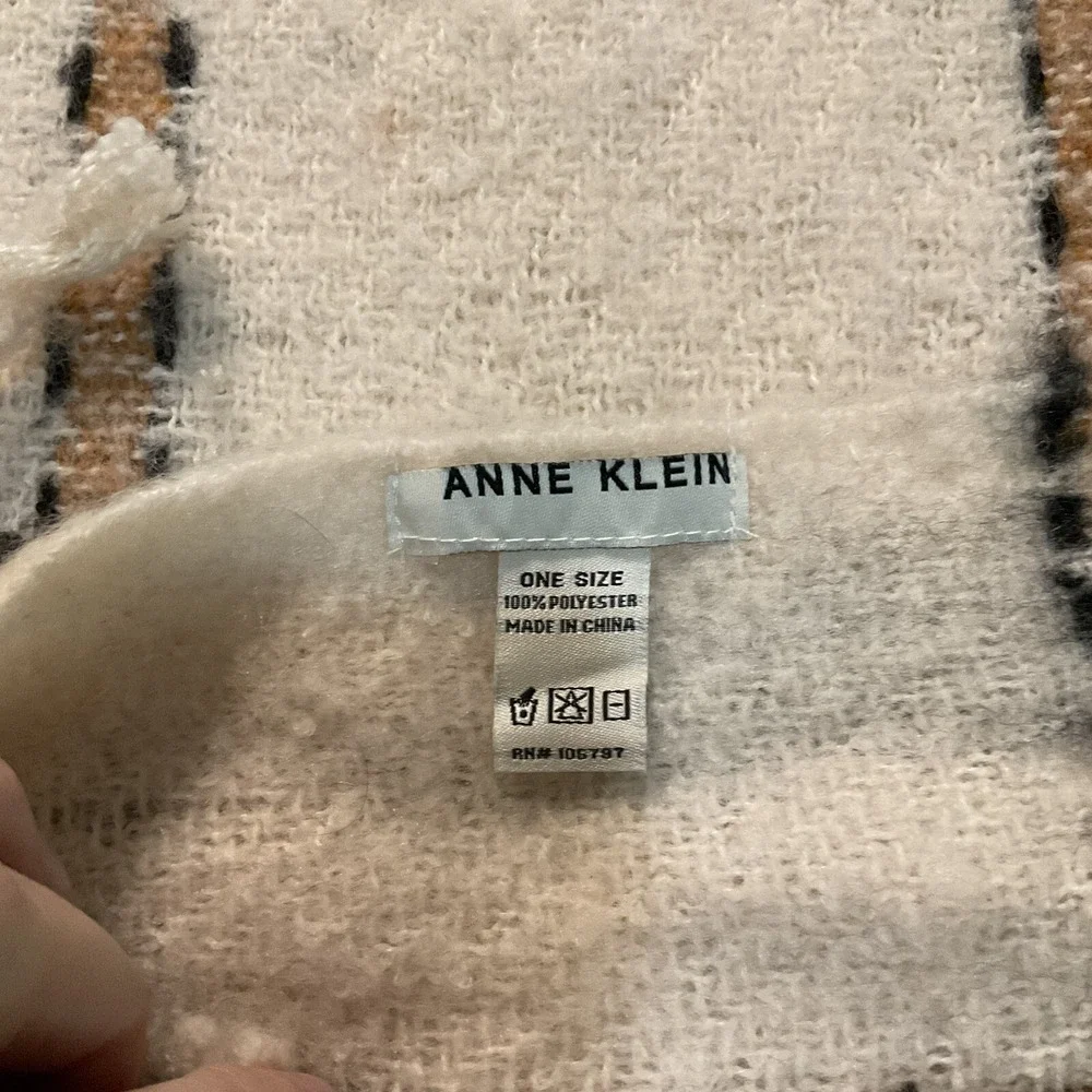 Anne Klein Scarf Fringed Plaid Neutral Cream Tan Black Large Blanket‎ Cozy Soft